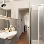 Le Beringhe 30, Emma